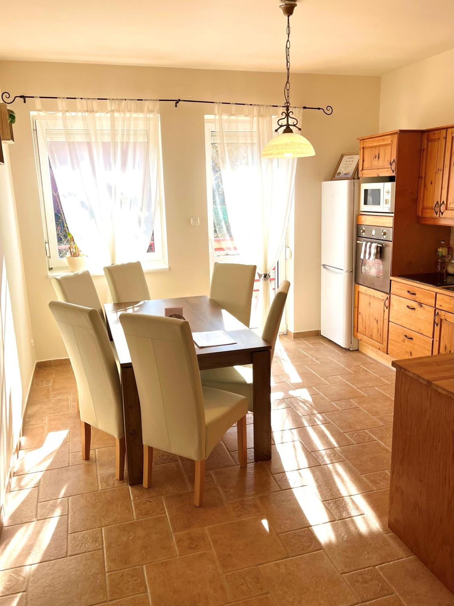 Kiraly Csaladi Apartman- Royal Family #freegarage Apartamento *