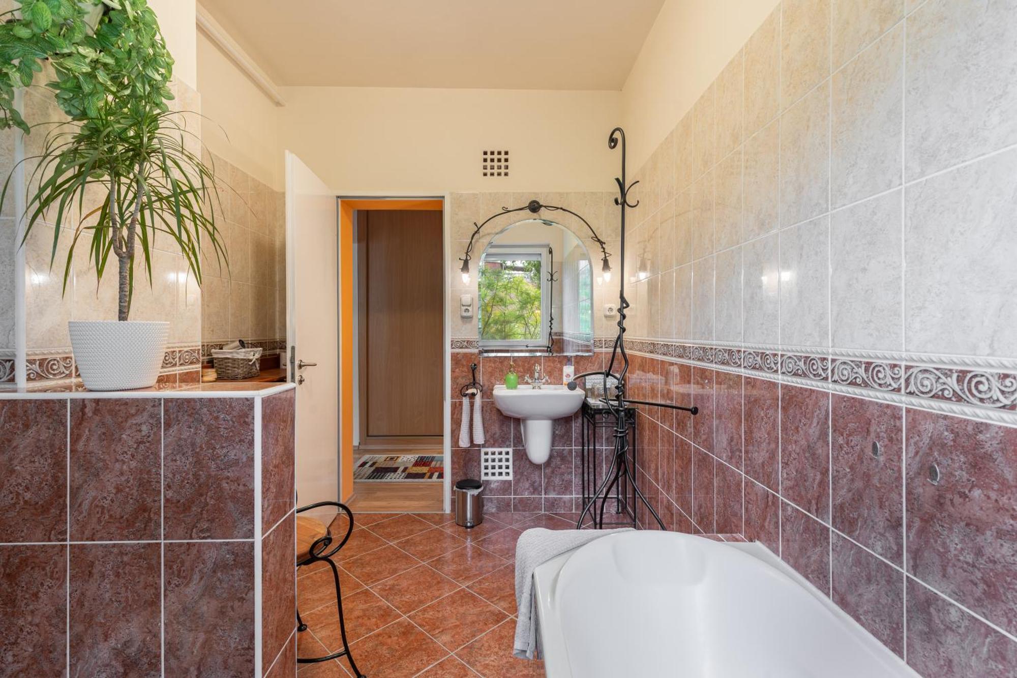 Apartament Kiraly Csaladi Apartman- Royal Family #freegarage *