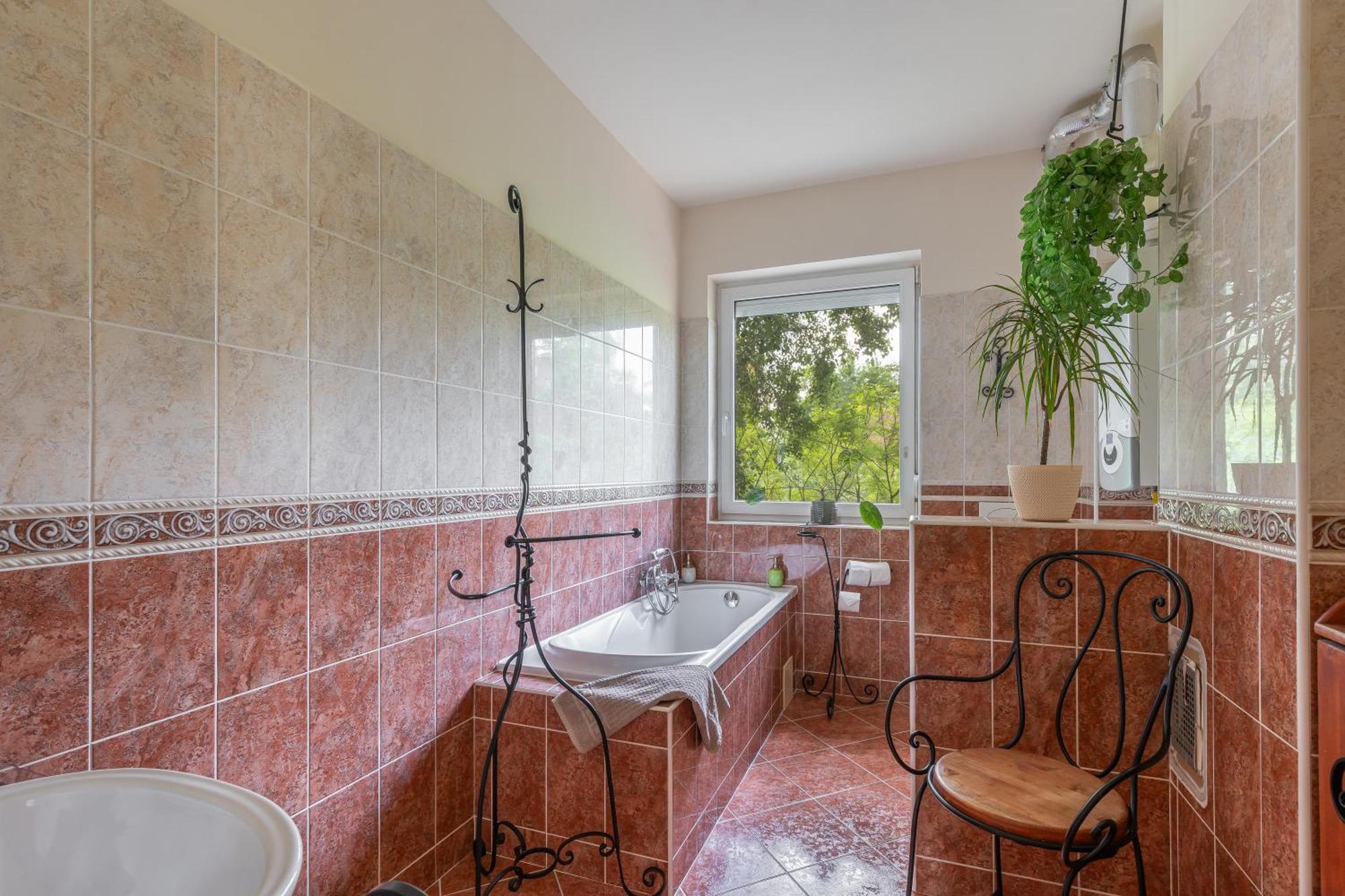 Kiraly Csaladi Apartman- Royal Family #freegarage Budapesta