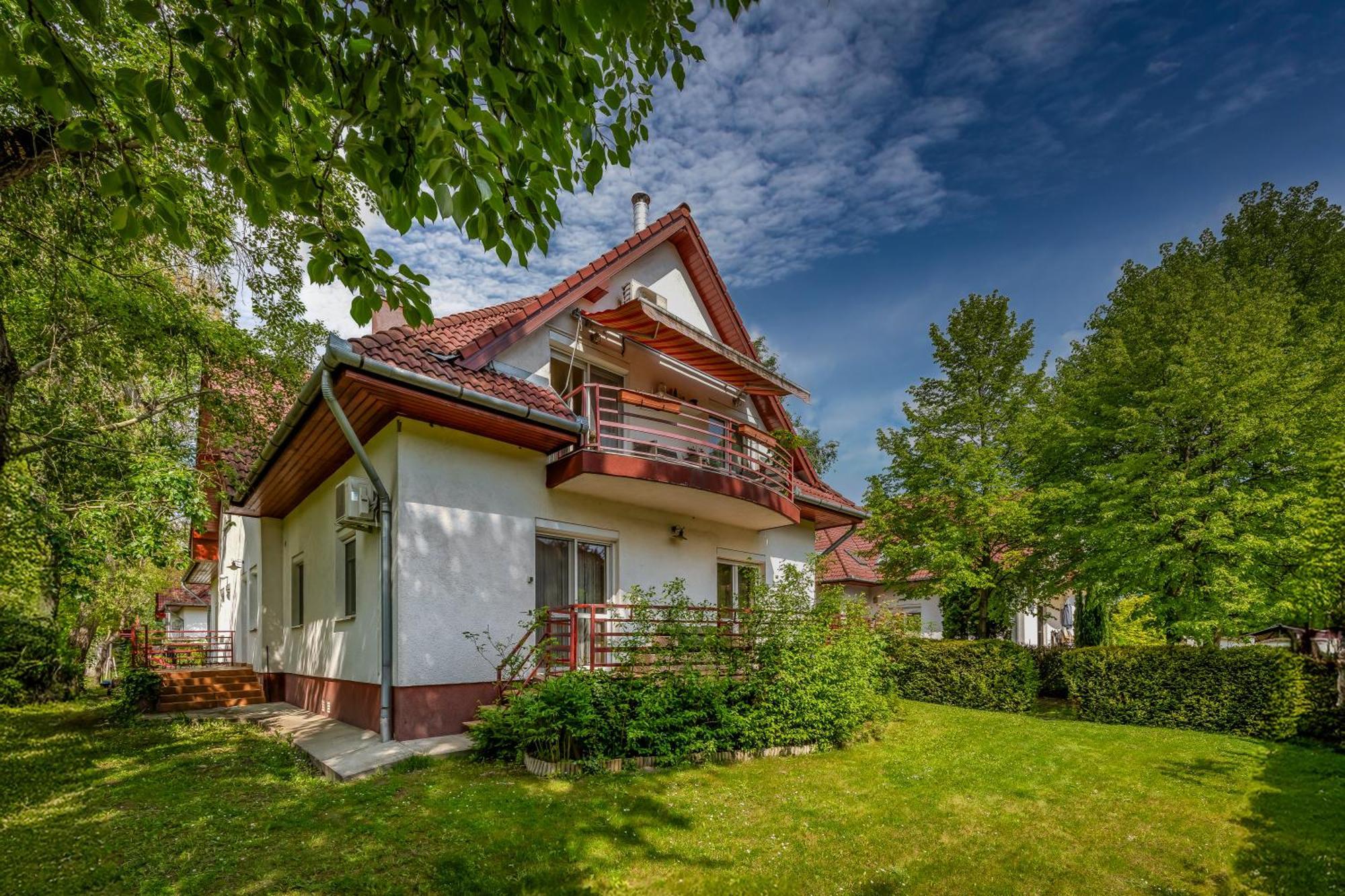 Kiraly Csaladi Apartman- Royal Family #freegarage Budapeste